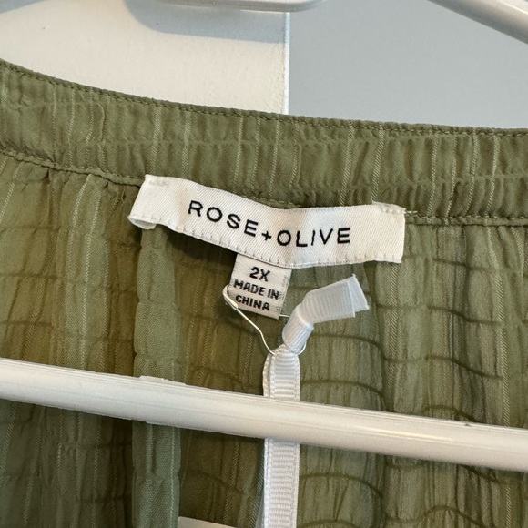 Rose & Olive Textured Green Blouse - Picture 2 of 3